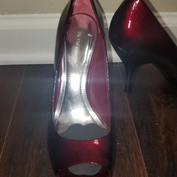 BCBGeneration Shoes Size 95 Bcbg Open Toe Brilliant Red Pump